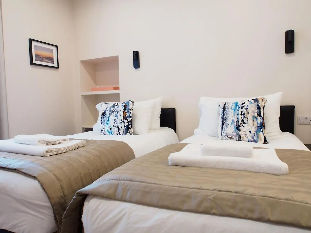 Spacious And Modern 2-Bed On Easter Road - Flat 3, Elgin House Apartments Edimburgo 0*,  Regno Unito